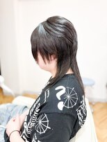 アーリアエスウーノ(A:ria es uno) ウルフ/ウルフカット/マッシュウルフ/アッシュブラック