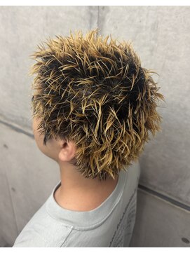 オーシャントーキョー ホワイト 原宿(OCEAN TOKYO WHITE) スパイキーショートザクザクショート金髪ハイトーンショート