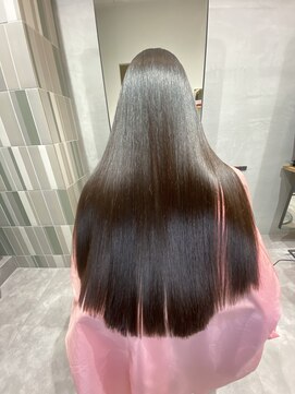 高難易度縮毛矯正 ツヤ髪縮毛矯正　ドライヤーで乾かしただけ