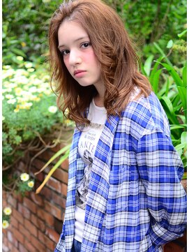 ナイン 麻布十番(NINE) NINE かきあげバングとリッチウェーブで作る外国人女優風STYLE！