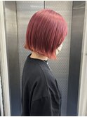 切りっぱなしボブ／赤髪