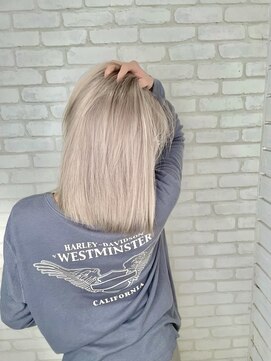 ジーナ 難波(Zina) ホワイトシルバー