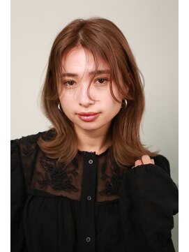 ガーランド (Garland) 前髪パーマ/外ハネミディアム/センター分け前髪/ベージュカラー