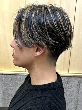 ヒュイル バイ ニアウ(Hwyl by Niau) メンズマッシュパーマニュアンスパーマスパイラルパーマ刈り上げ