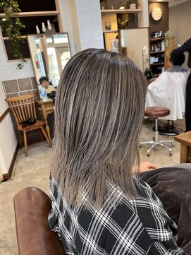 スアバイキキ(SuA by kiki.) 黒髪カタログ/ボブルフ/ネビージュ/ワンレン/[千葉]