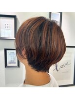 エムコレクション 丸亀店 白髪ぼかしハイライト/大人ショート◎30代40代50代
