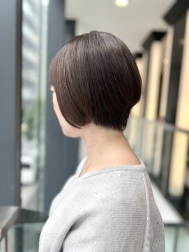 エアー 銀座タワー(AIR) コックリ艶のショートボブ