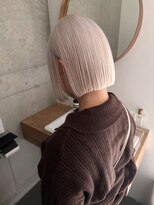 モニカ(MONIQA) ホワイト