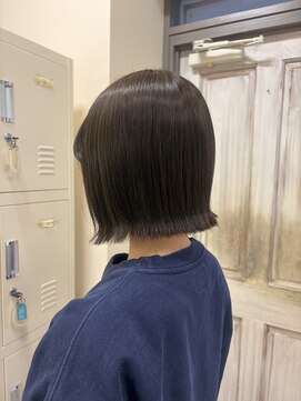 コトナ 越谷店 10代20代30代前髪あり切りっぱなしボブ×オリーブグレージュ