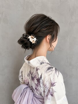 グースカ(guusca) 浴衣に映える華やか低めシニヨン
