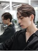 毛流れヘア金髪ナチュラルセンターパートツーブロック