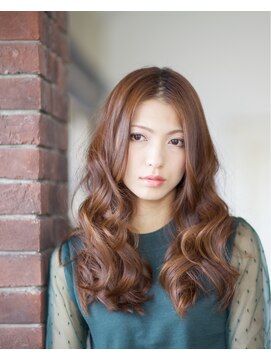 リノ ヘア 横浜西口店(RINO Hair) RINO横浜  《優美な雰囲気をたたえるゆったりウェーブ》