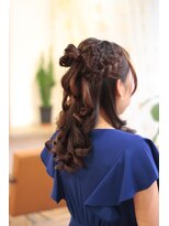 レアリス ヘアーデザイン(REALIS hair design)&nbsp;編み込みリボンのハーフアップ