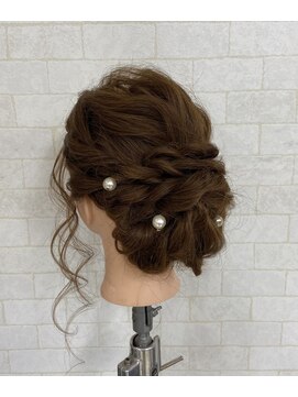 サロン Salon アイ アート ルーズシニヨン