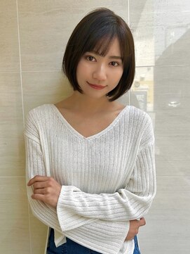 オーロ(ORO) くびレイヤーボブルフネビージュ小顔ワンレンショート