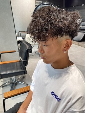 ネクストネオ 静岡(NEXT NEO) NEXT静岡NEO【櫻田】スペインカール　フェード刈り上げ