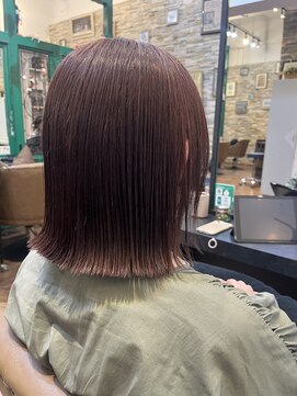 ヘアーラウンジ アンフィ 井土ヶ谷(Hair Lounge Anphi) 艶カラー　外はねボブ