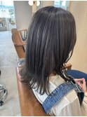 赤味を抑えたグレージュヘアー