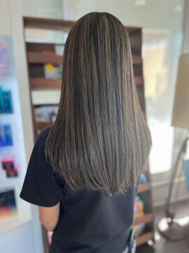 ヘアラウンジ アングゥ(hair lounge ungu) BLACK x GOLD