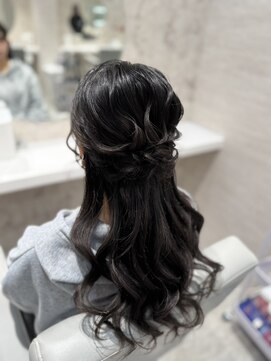 ベルグロー(BELLEGROW) ハーフアップ/お呼ばれヘア/ゆるふわヘア