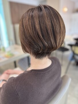 ショート×白髪ぼかし×髪質改善