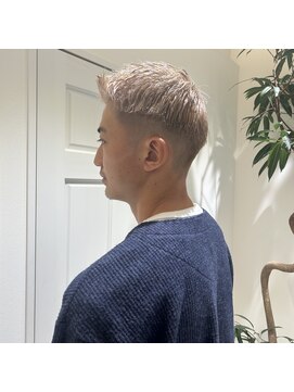 ピンクベージュ