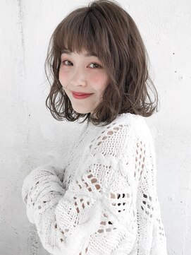 ルティア(Lutia) 大人かわいい グレージュ