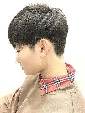 ナーナーナー モエ(Nana no moe) ソフトな刈り上げショート