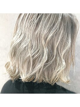 シン(shin) バレーヤージュでベージュカラー【1001mille】