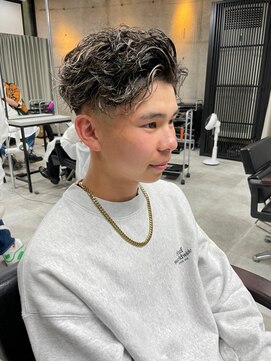 イーラ(era) スパイラルパーマリバースアップバング