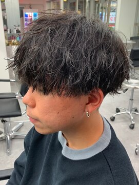 フィフスワン(fifth one) 波巻きパーマツイストスパイラルパーマメンズマッシュパーマ