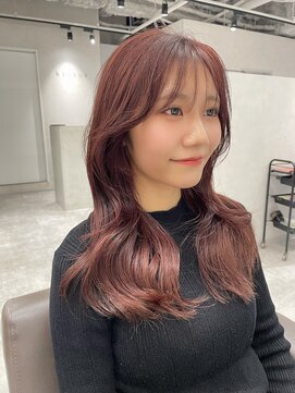 キートス(Kiitos) ミディアムレイヤーピンクレッド