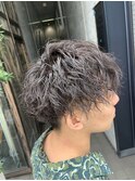 センターパートウルフカットツイストスパイラルパーマゆるめ黒髪
