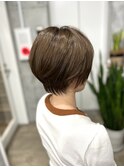 ショートボブ＆オリーブベージュ