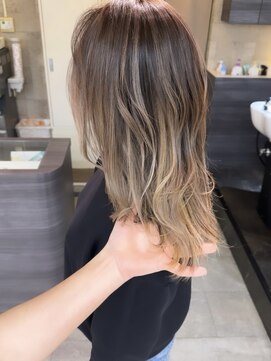 グロウ 上野御徒町(grow) 白髪ぼかし/ニュアンスカラー/2ブリーチデザイン/pixyyyyyy297