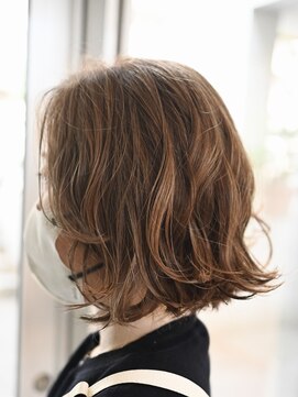 オルガ(orga) 白髪ぼかしボブ