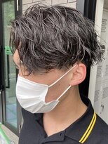マグ カーネ バイ フィフス(Mag KANE by fifth) 波巻きスパイラルパーマメンズマッシュセンターパート刈り上げ