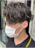 波巻きスパイラルパーマメンズマッシュセンターパート刈り上げ