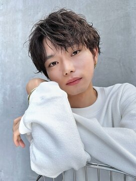 オグジュアリー 表参道(aux.) ツイストスパイラルパーマツーブロックマッシュメンズマッシュ