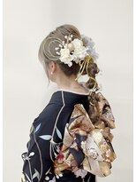 カリーナヘア(Carina Hair)&nbsp;編みおろしヘアアレンジ
