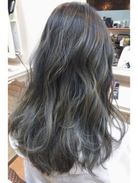 ナオシ トレス 富雄店(nao*c tres) 【nao*c tres富雄】外国人風アッシュグレイカラー・アディクシー