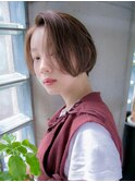 センターパートショートボブ