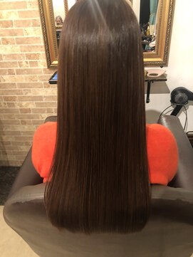 グランドライン(GRAND LINE) ミネコラオージュアのWケアでうる艶髪に美肌カラー