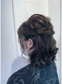 サイド ねじり 大きめカール ハーフアップ ヘアアレンジ