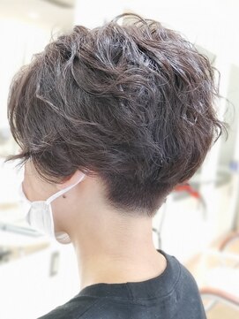 レンジシキチジョウジ (RENJISHI KICHIJOJI) クセ毛活かし刈り上げショートボブ【RENJISHI 松岡】