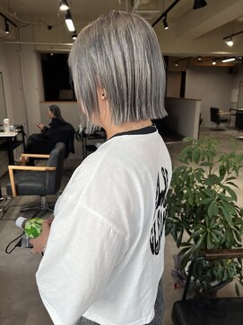 ノイ(NEU) 【NEU×石田】シルバーベージュカラー♪