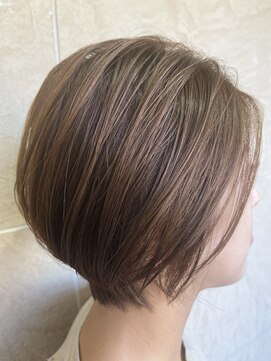ジャム ヴィ―ボ(JAM Vivo) 大人なショートボブ/前髪なし/ベージュ系