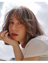 ロルド(Rold)&nbsp;ハイトーンカラー外国人風艶髪前下がりボブ20代30代40代