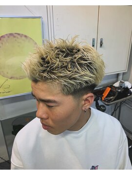 メリケンバーバーショップ フクオカ(MERICAN BARBERSHOP FUK) ハイライトマッシュパーマウルフアッシュブラック