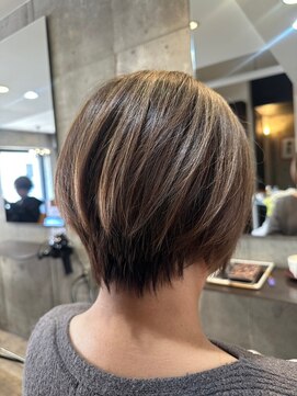 ヘアーアンドメイク ファット(Hair&Make PHAT) 大人可愛い小顔前下がりワンサイドショートボブカット20代30代